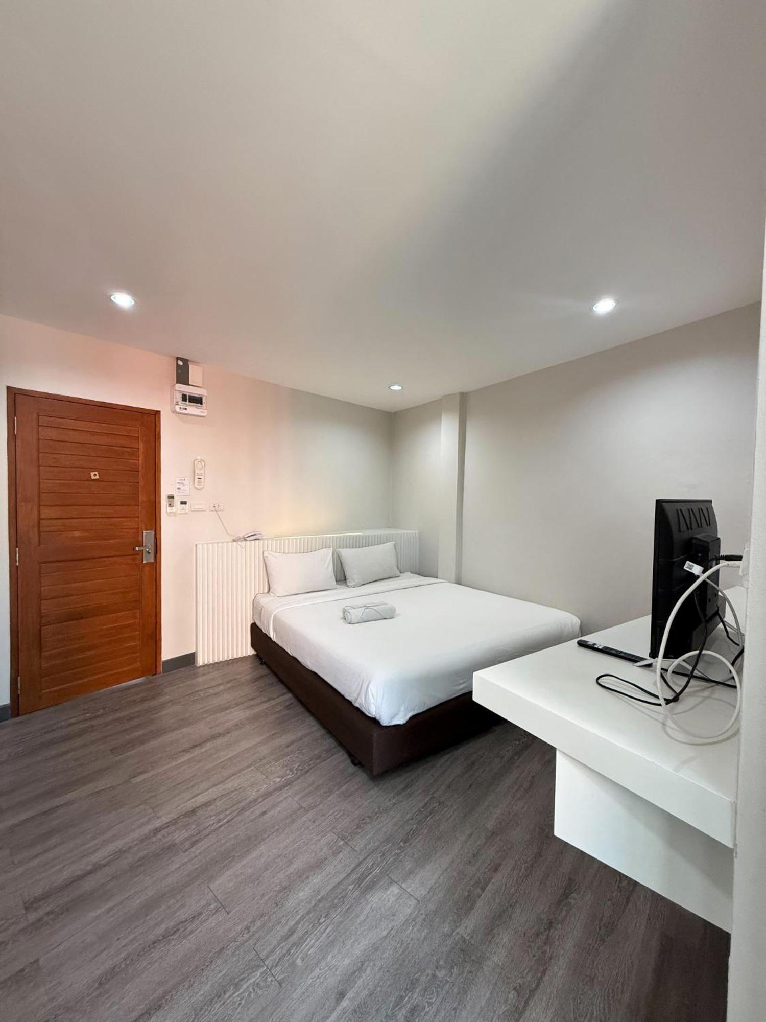Ma Non Nont Hotel & Apartment Нонтабури Екстериор снимка